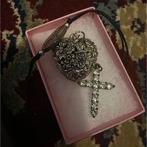 FREE GIFT WITH PURCHASE